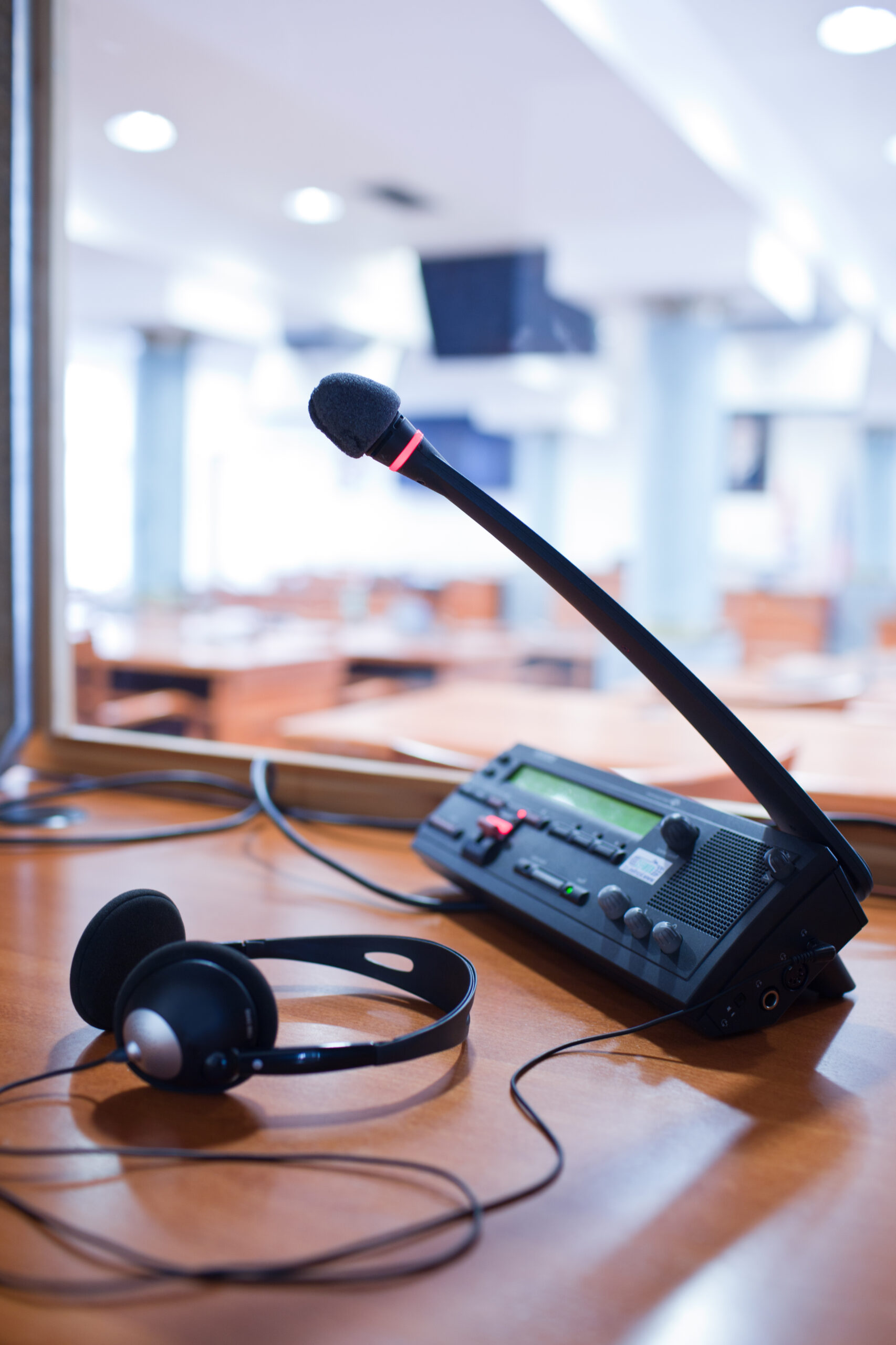 How Many Interpreters Does Your Event Need? Expert Tips for Accurate Communication